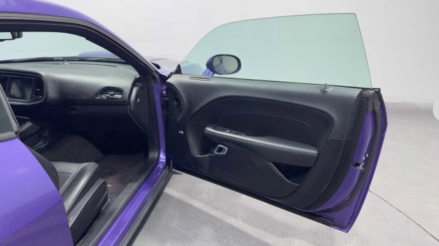 Used 2016 Dodge Challenger R/T Plus RWD image 9