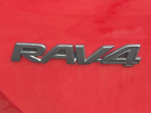 Used 2017 Toyota RAV4 LE FWD image 23
