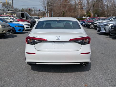 Used 2023 Honda Civic Sport image 4