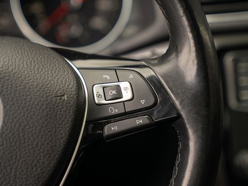 Used 2017 Volkswagen Passat 1.8T SE image 8