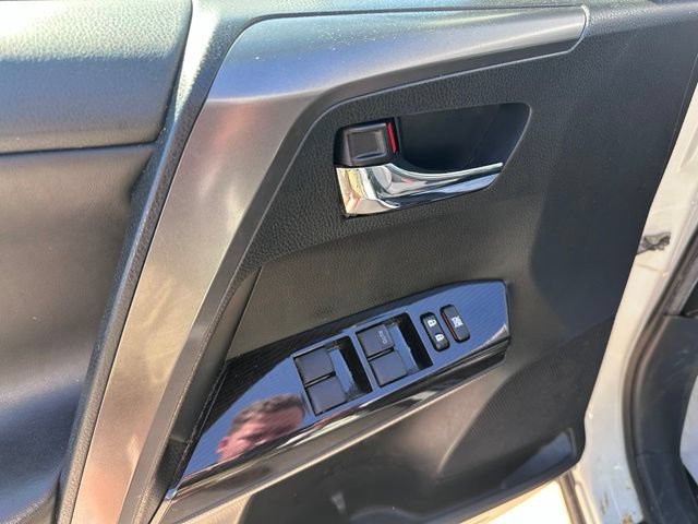 Used 2017 Toyota RAV4 SE w/ Power Special Value Package AWD/4WD image 17