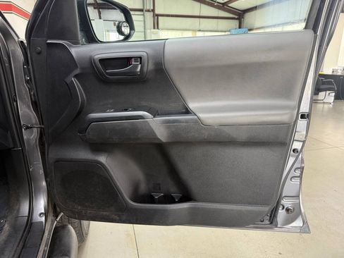 Used 2021 Toyota Tacoma SR AWD/4WD image 16