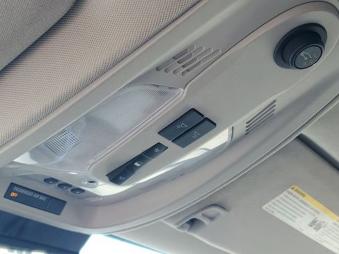 Used 2017 Chevrolet Equinox Premier w/ Enhanced Convenience Package image 19