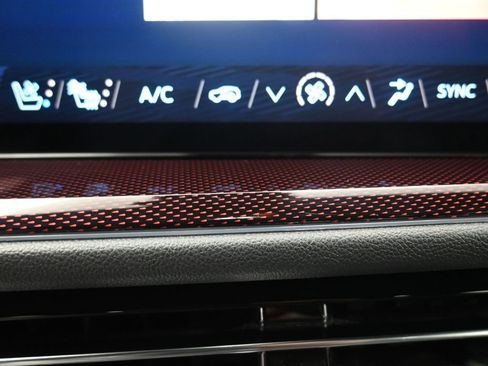 Used 2024 Chevrolet Traverse RS image 27