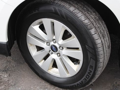 Used 2019 Subaru Outback 2.5i Premium image 19