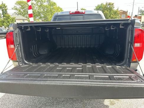 Used 2022 Chevrolet Colorado Z71 AWD/4WD image 21
