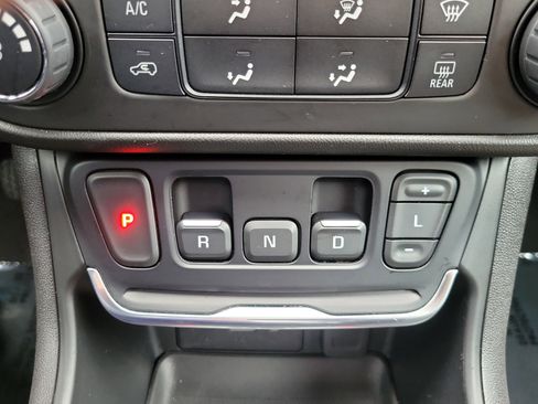 Used 2020 GMC Terrain SLE image 21