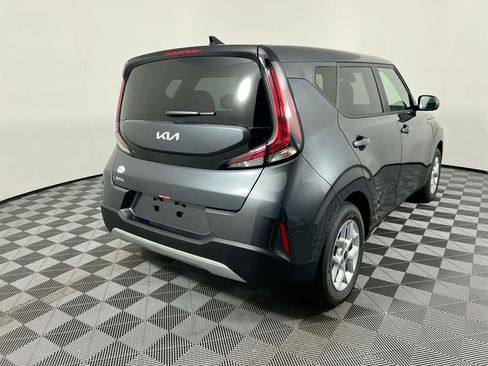 Certified 2025 Kia Soul LX w/ LX Technology Package FWD image 3