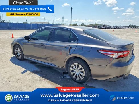 Used 2018 Toyota Camry image 3