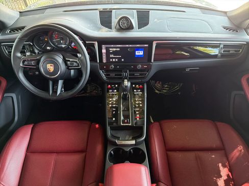 Certified 2024 Porsche Macan AWD/4WD image 6