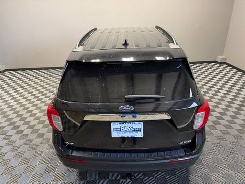 Used 2022 Ford Explorer XLT image 11