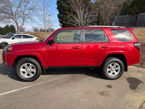 Used 2022 Toyota 4Runner SR5 image 4