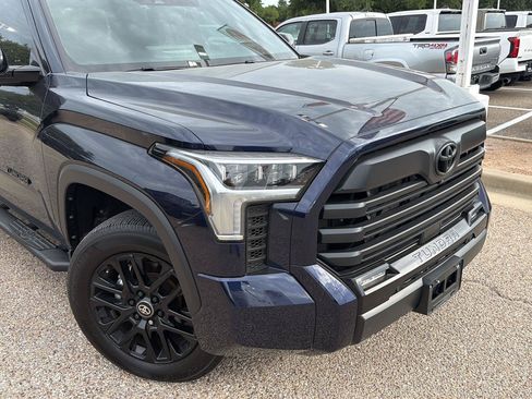 Used 2025 Toyota Tundra Limited AWD/4WD image 8
