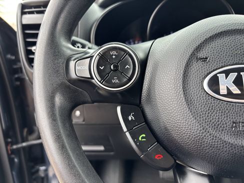 Used 2015 Kia Soul + FWD image 28