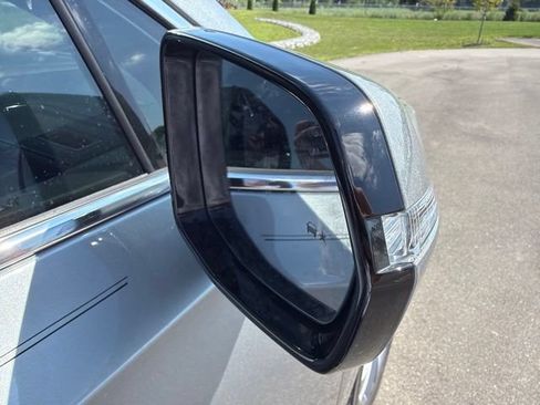 Used 2023 Cadillac XT6 Premium Luxury w/ Technology Package FWD image 6