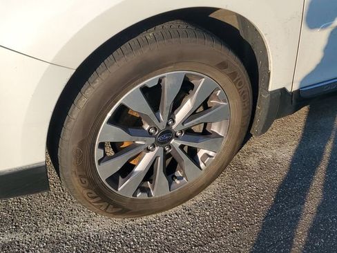 Used 2018 Subaru Outback 3.6R Touring AWD/4WD image 6
