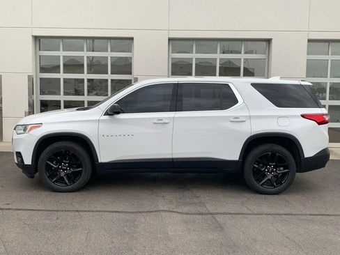 Used 2019 Chevrolet Traverse LS w/ LPO, Blackout Package FWD image 3