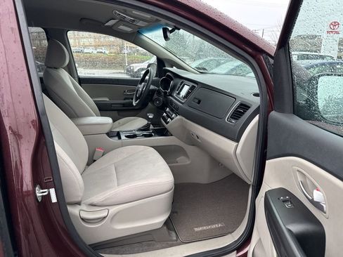Used 2020 Kia Sedona LX FWD image 8