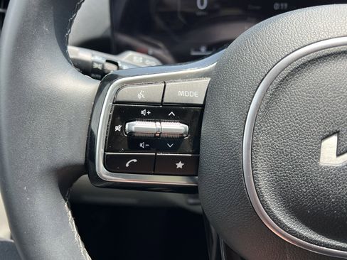 Certified 2024 Kia Sorento SX image 23