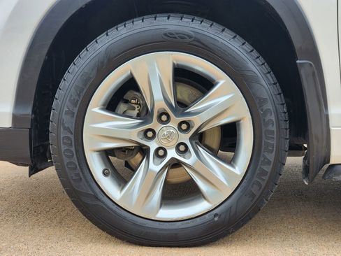 Used 2015 Toyota Highlander Limited Platinum AWD/4WD image 14