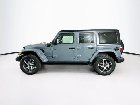 Used 2024 Jeep Wrangler Unlimited w/ Convenience Group AWD/4WD image 4