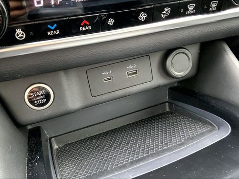 Used 2021 Nissan Rogue SL w/ Premium Package image 34