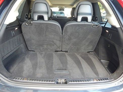 Certified 2025 Volvo XC90 B6 Plus image 18