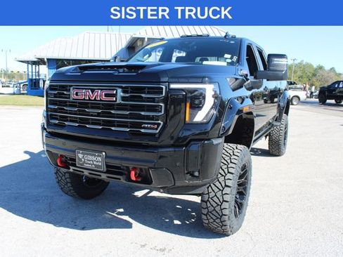 Used 2025 GMC Sierra 2500 AT4 w/ AT4 Premium Plus Package image 3