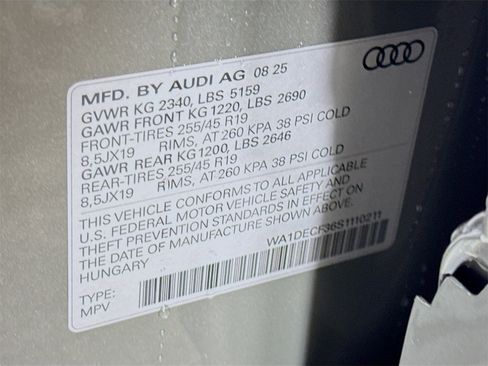 New 2025 Audi Q3 2.0T Premium image 32