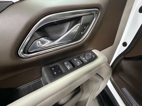 Used 2023 GMC Yukon SLT image 29