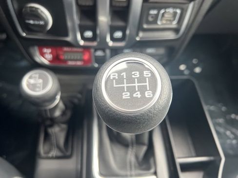 Used 2024 Jeep Wrangler Willys image 11