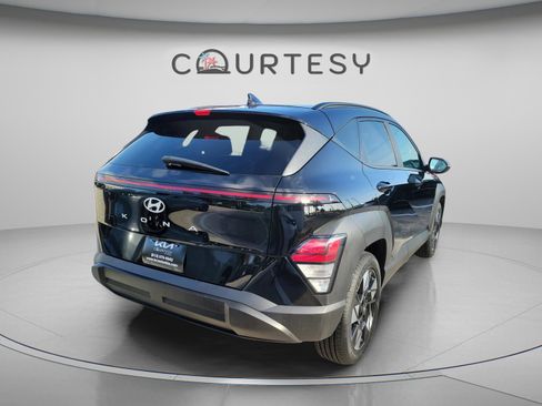 Used 2024 Hyundai Kona SEL FWD image 3