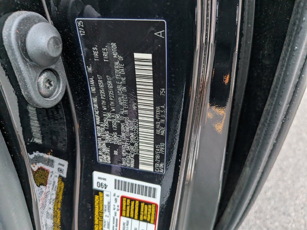 Used 2026 Toyota Sienna XLE FWD image 40