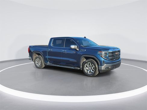 Used 2023 GMC Sierra 1500 SLT w/ SLT Premium Package image 2