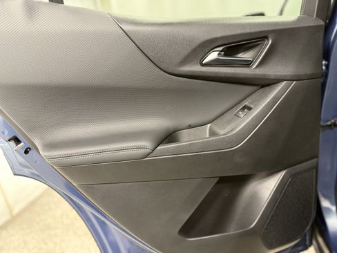 Used 2025 Chevrolet Equinox LT w/ Convenience Package II image 24