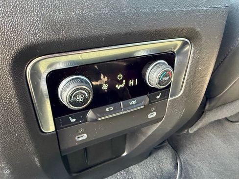 Used 2023 Chevrolet Suburban Premier image 15