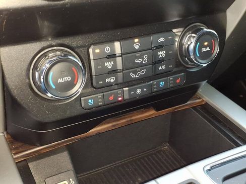 Used 2019 Ford F150 Lariat image 26