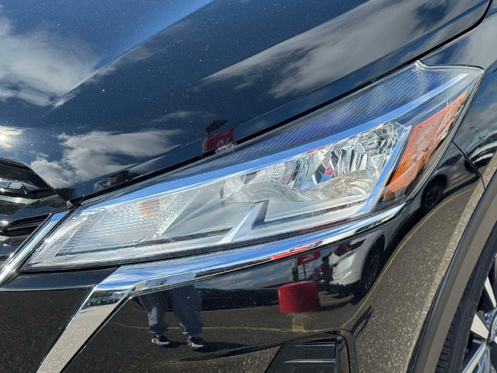 Used 2024 Nissan Kicks SV FWD image 10