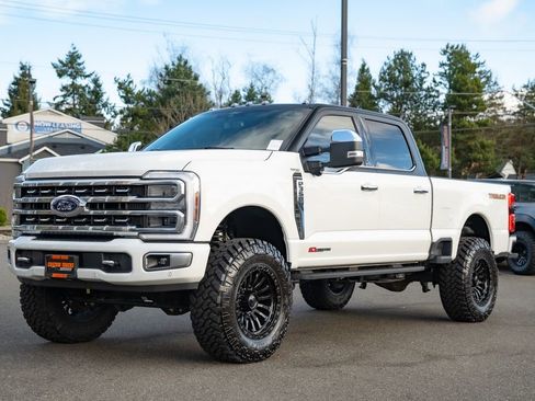 Used 2024 Ford F350 Platinum w/ Tremor Off-Road Package image 9