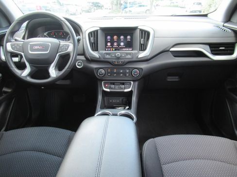 Used 2024 GMC Terrain SLE FWD image 12