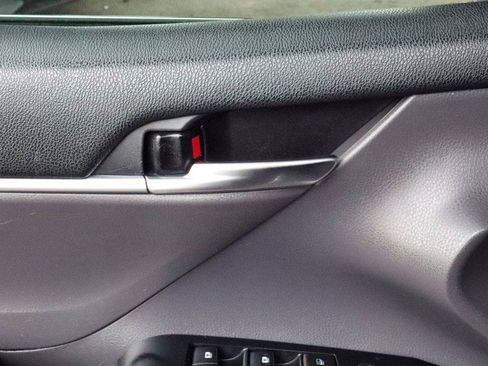 Used 2020 Toyota Camry LE FWD image 49