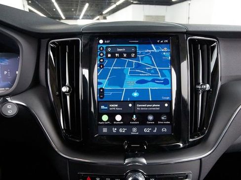 Certified 2025 Volvo XC60 B5 Core AWD/4WD image 13