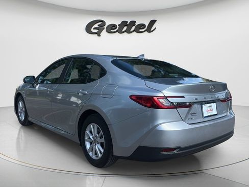 Used 2025 Toyota Camry LE FWD image 6