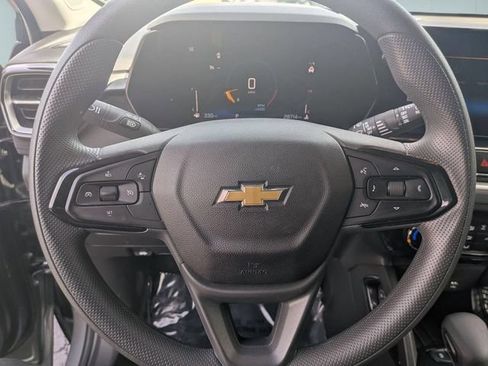 Used 2025 Chevrolet TrailBlazer LT FWD image 18