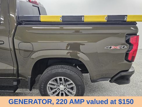 Used 2023 Chevrolet Colorado LT w/ LT Convenience Package AWD/4WD image 10