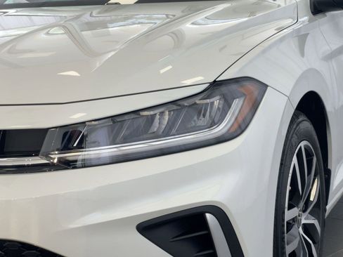 New 2026 Volkswagen Jetta SE image 11