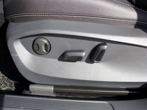 New 2026 Volkswagen Taos SEL AWD/4WD image 13