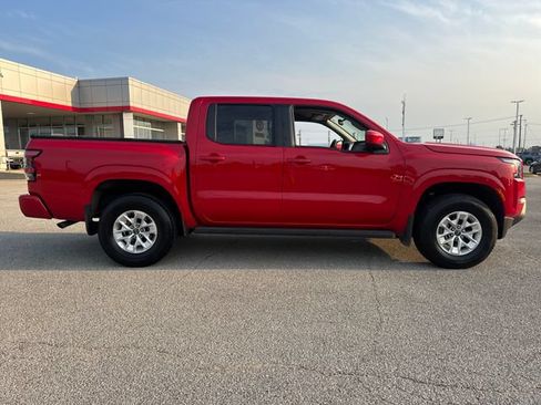Used 2024 Nissan Frontier SV w/ Technology Package AWD/4WD image 7