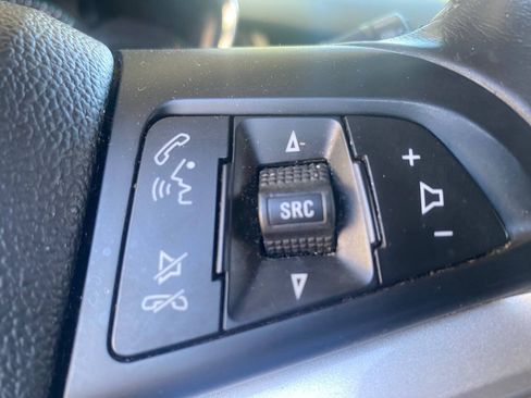 Used 2019 Chevrolet Trax LT w/ LT Convenience Package FWD image 12