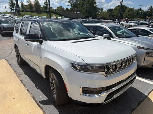 Used 2023 Jeep Grand Wagoneer Series III AWD/4WD image 6